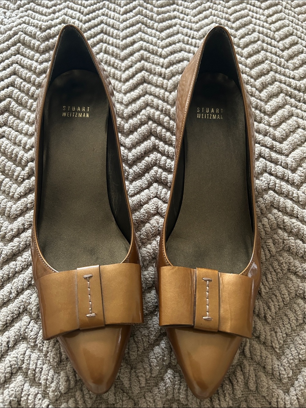 Stuart Weitzman Tan Patent Leather Pointed Toe Pumps with Bow